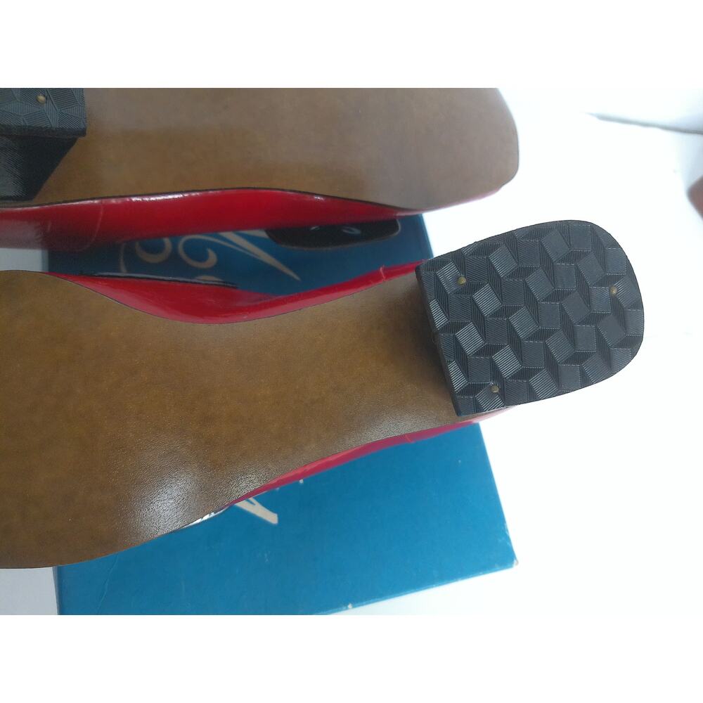 Vintage Smartys Red Black Patent Pumps Shoes Silver Buckle Deco Size 7 - Picture 6 of 10